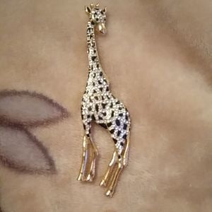 Giraffe pendent